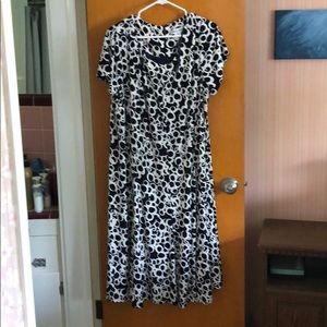 Short sleeve calf length plus size dress